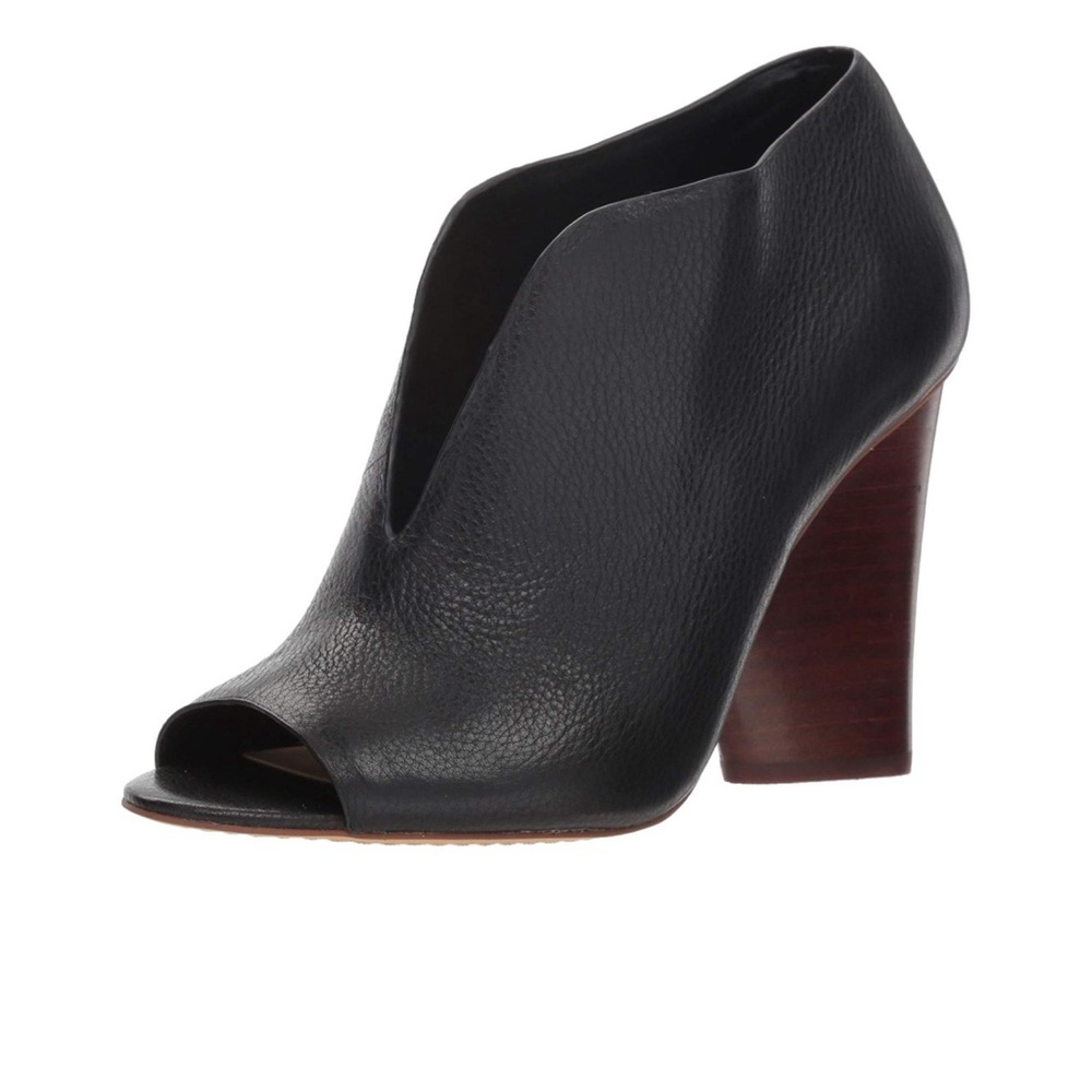 Vince Camuto | Andrita Plunge Cut Booties | Black | Size 6.5